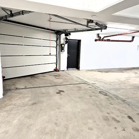 21133 Apartment *